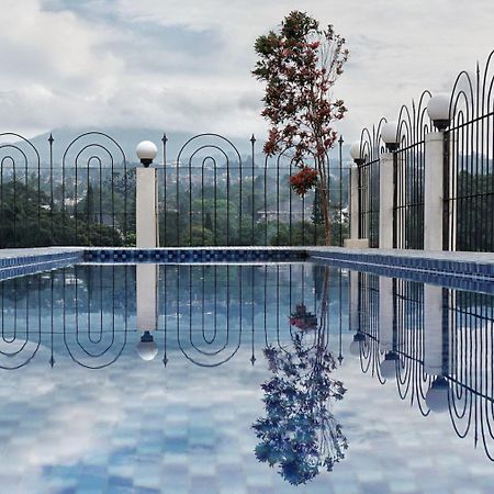 Cinnamon Hotel Boutique Syariah Tutugan Buitenkant foto