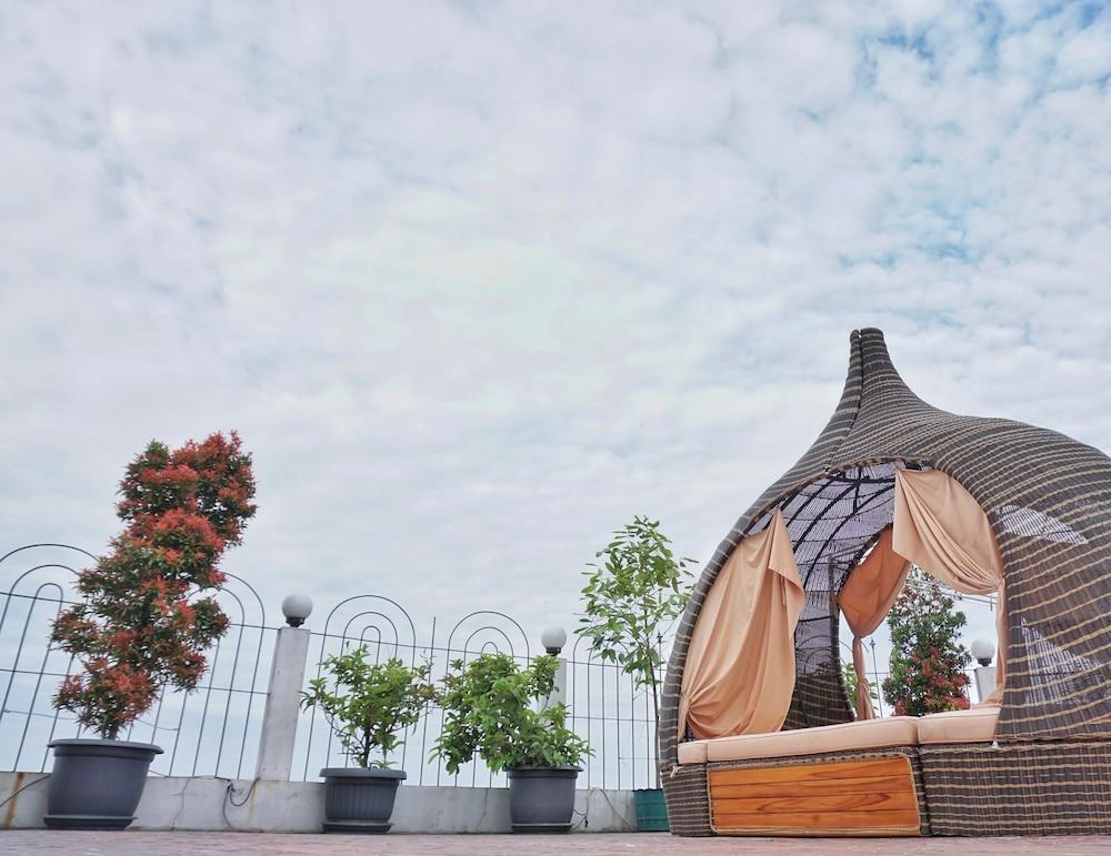 Cinnamon Hotel Boutique Syariah Tutugan Buitenkant foto