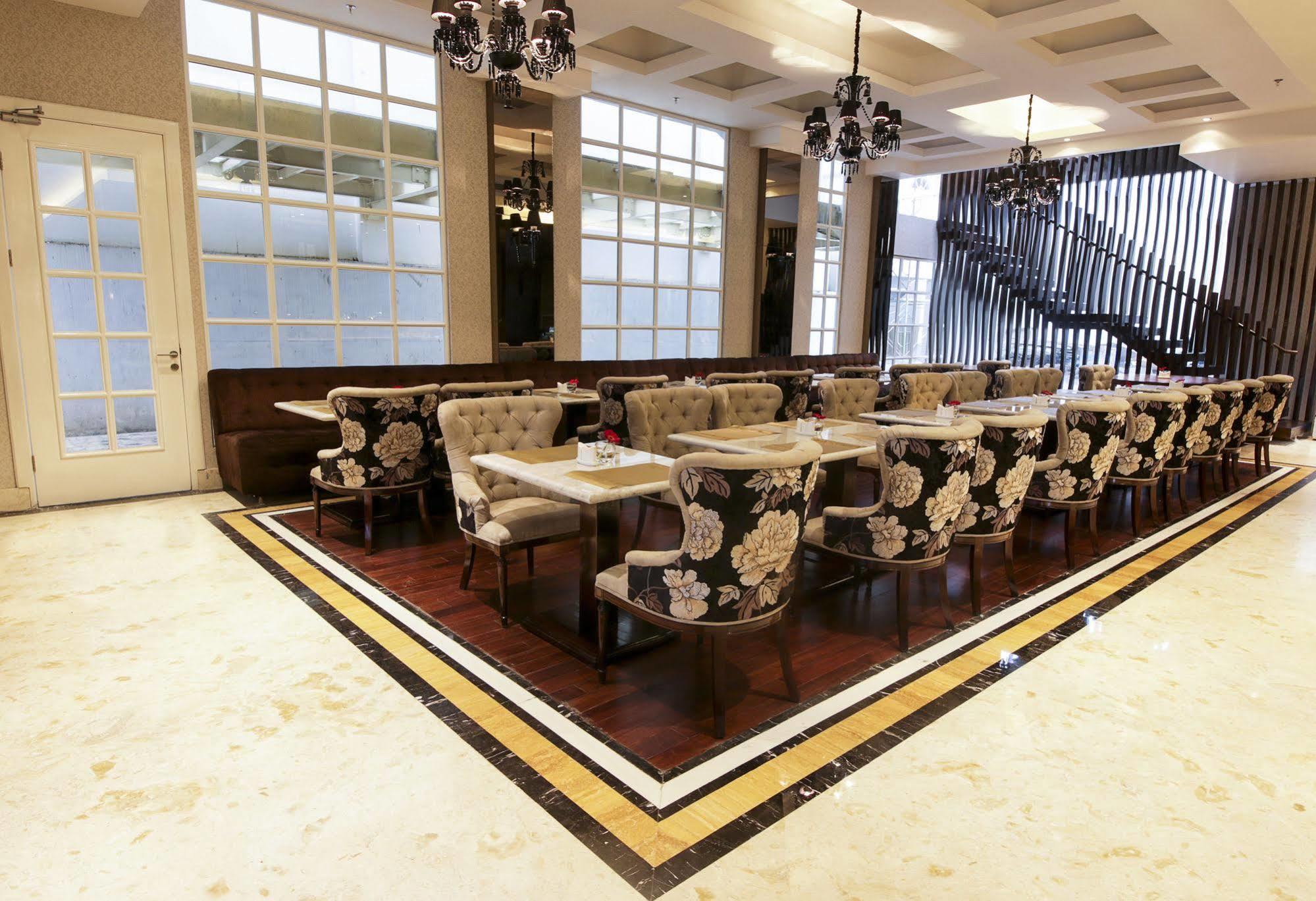 Cinnamon Hotel Boutique Syariah Tutugan Buitenkant foto