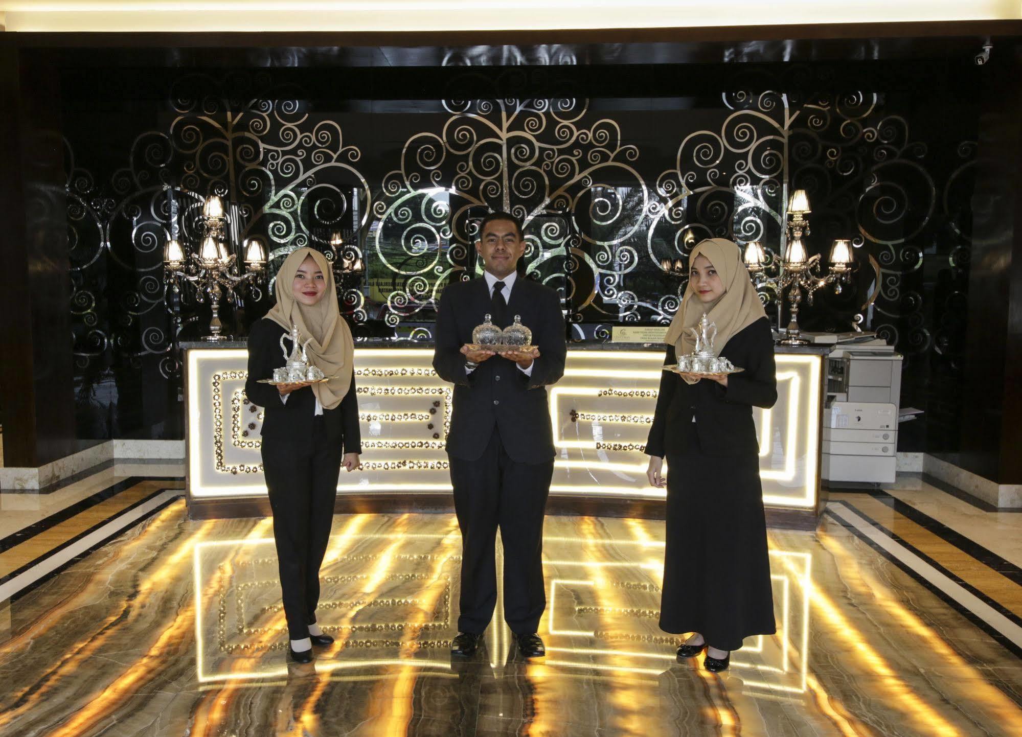 Cinnamon Hotel Boutique Syariah Tutugan Buitenkant foto